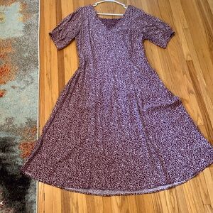 Dark red floral midi dress short sleeve size large